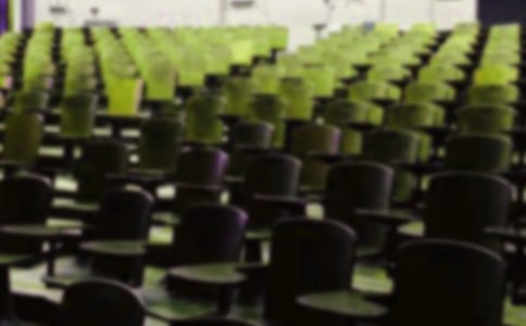 ��������ĸУ�ռ�500��